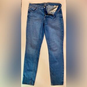 Old Navy Rockstar Super Skinny Jeans – Classic Blue Wash (Mid Rise)